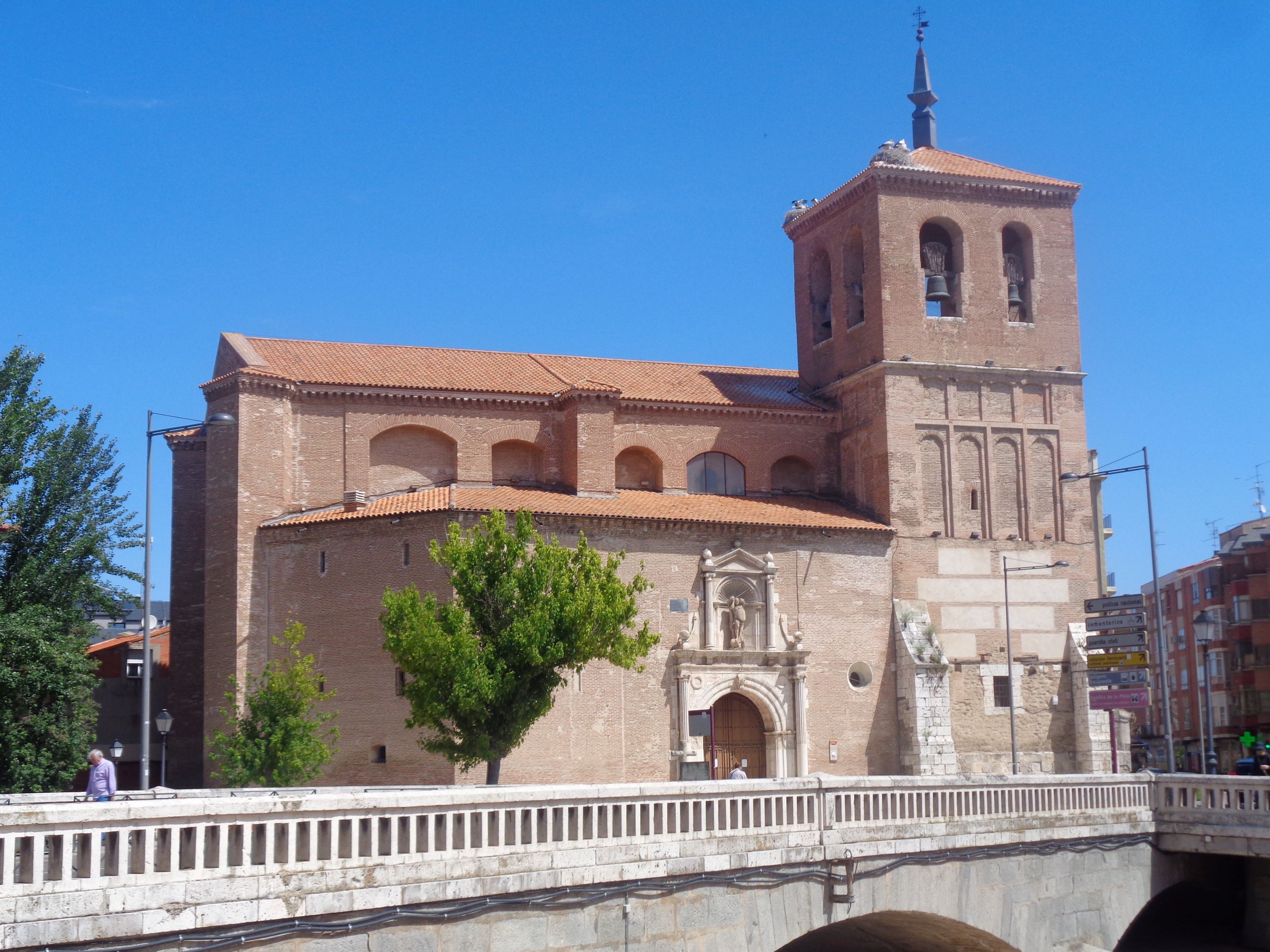 Medina del Campo ch San Miguel arcangel front jun24
