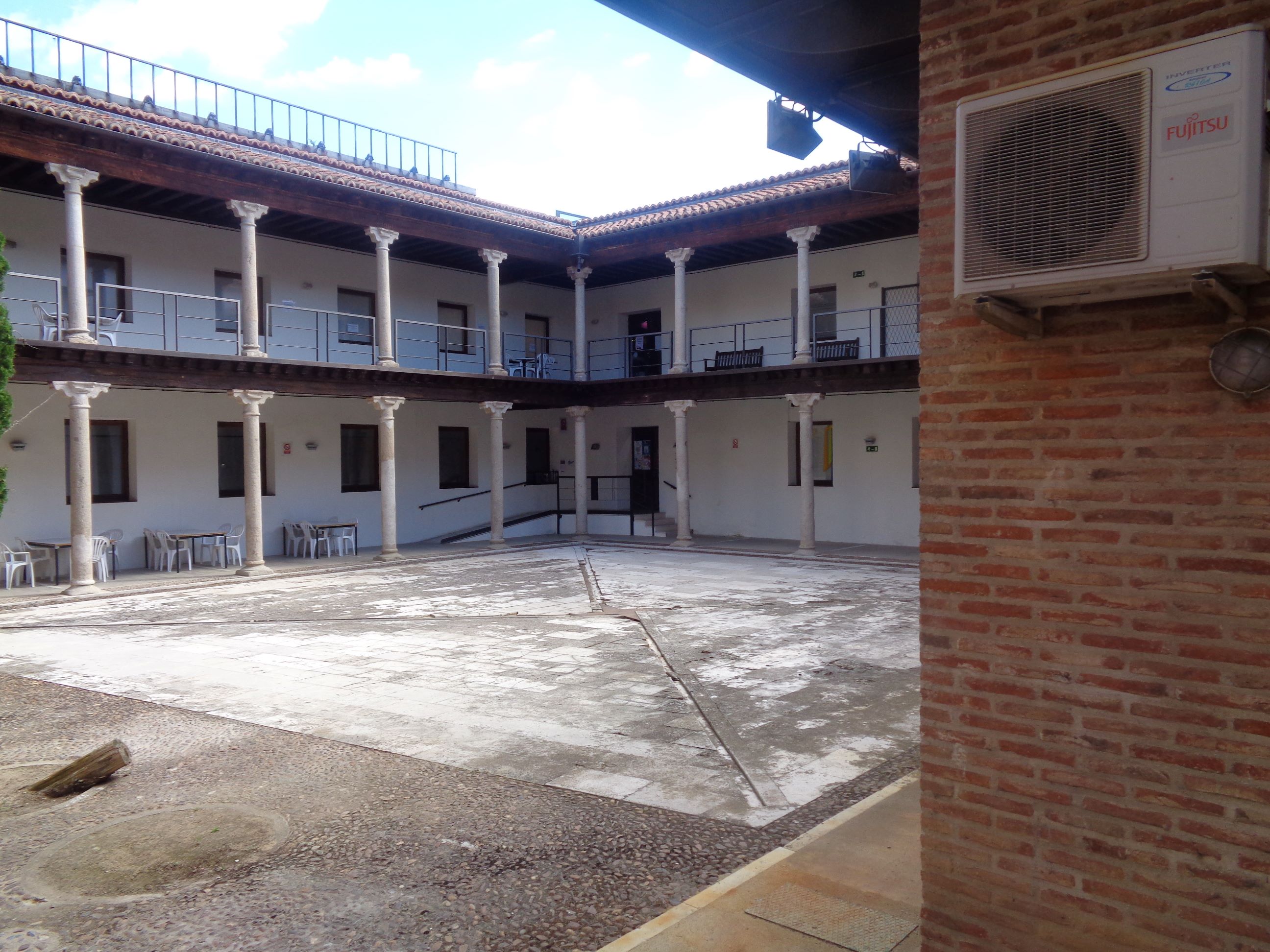 Medina del Campo museo de las ferias courtyard jun24
