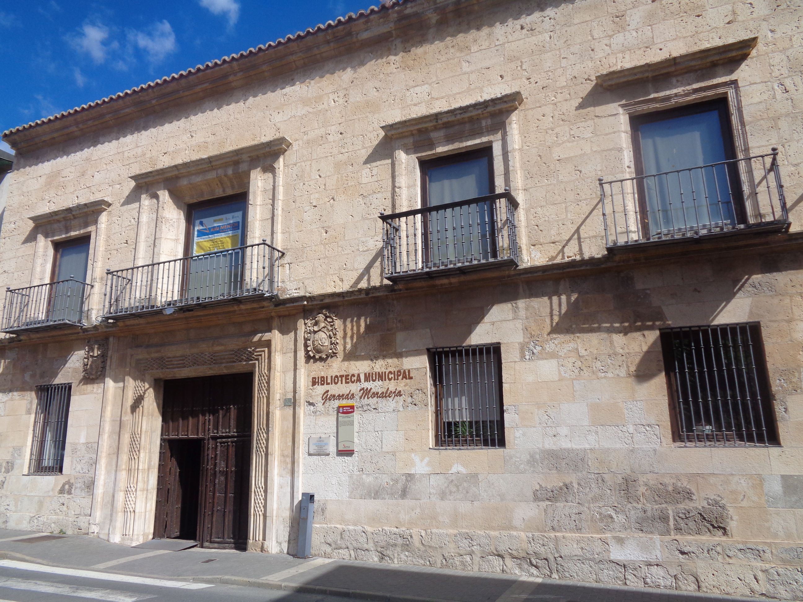 Medina del Campo palacio del marques de falces city library front jun24
