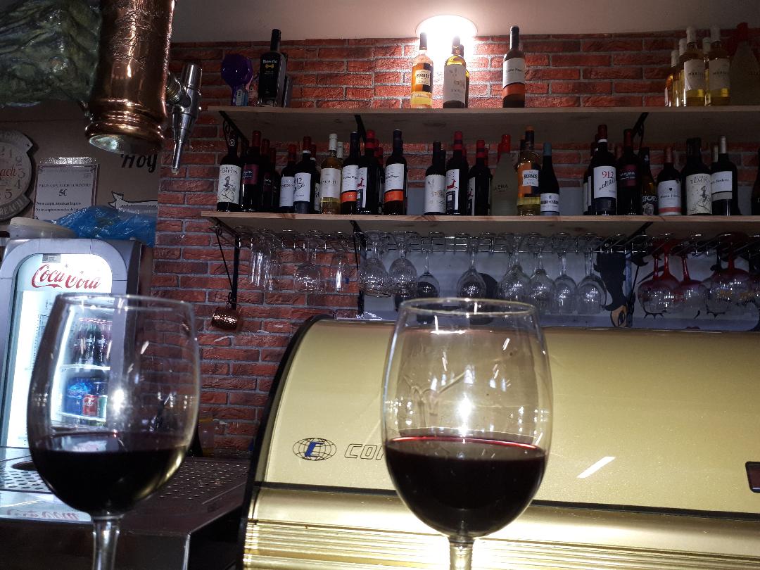 Medina del Campo reales carnicerias tinto ribera del duero with boys jun24