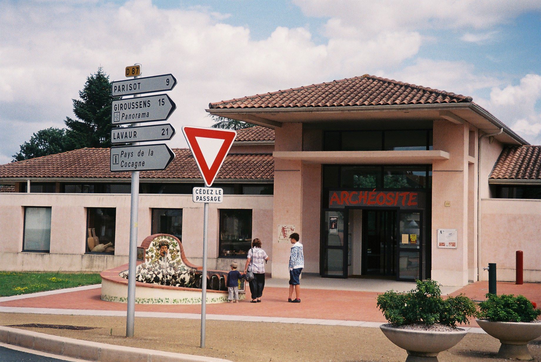 Montans archéosite de montans front jul10