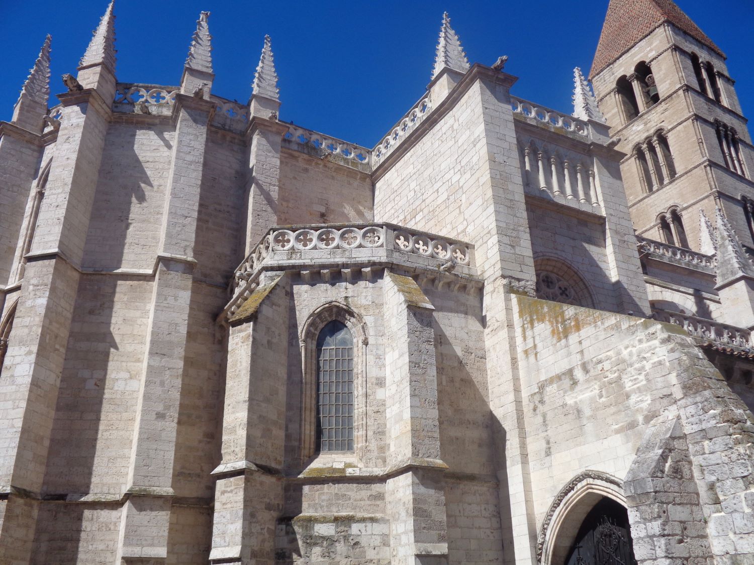 Valladolid ch Santa Maria la antigua back chevet jun24