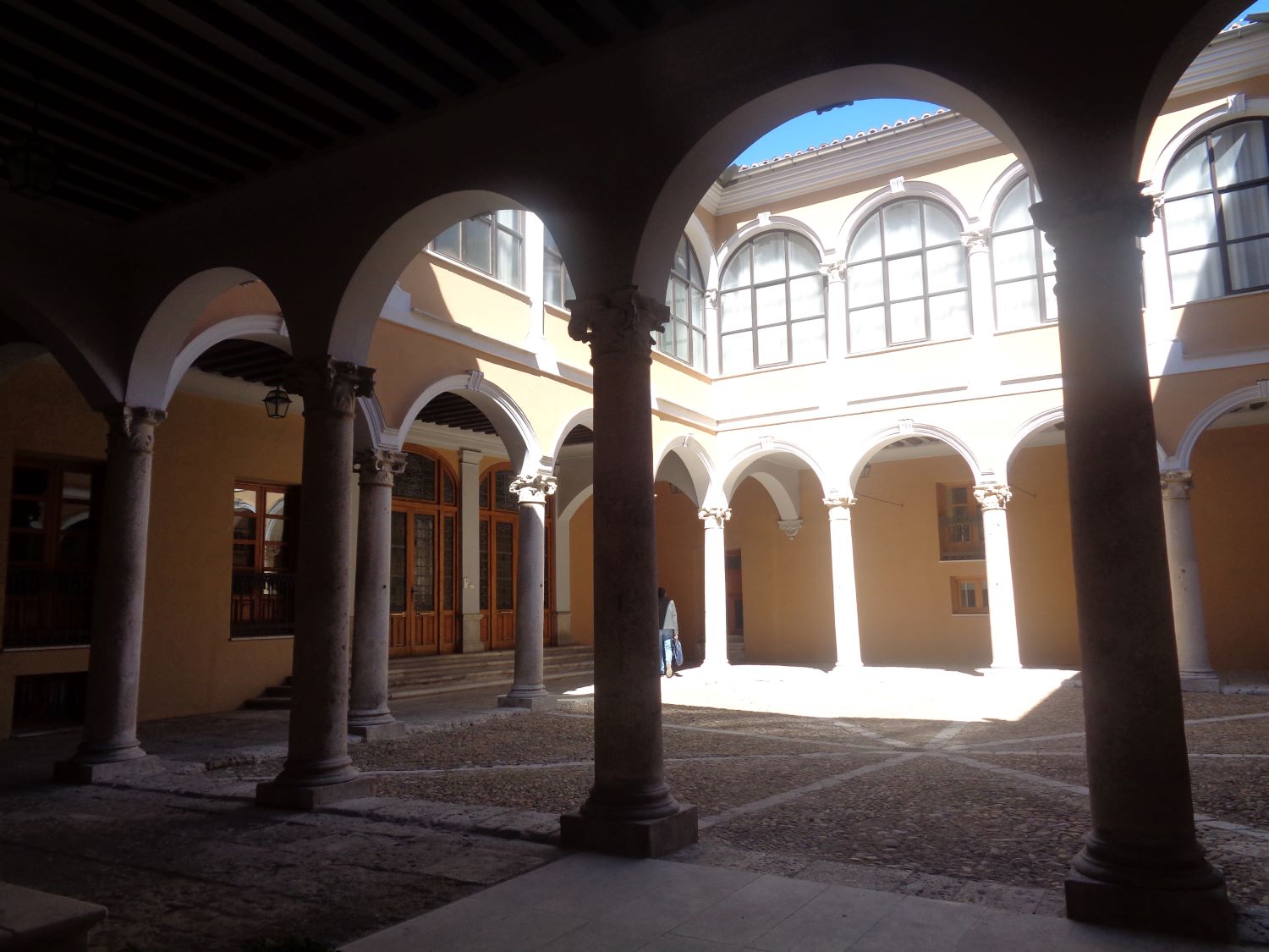 Valladolid episcopal palace patio jun24