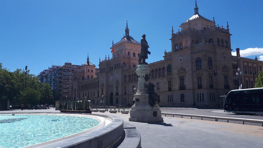 Valladolid estatua zorrilla pl zorrilla edif fuerzas armadas jun24