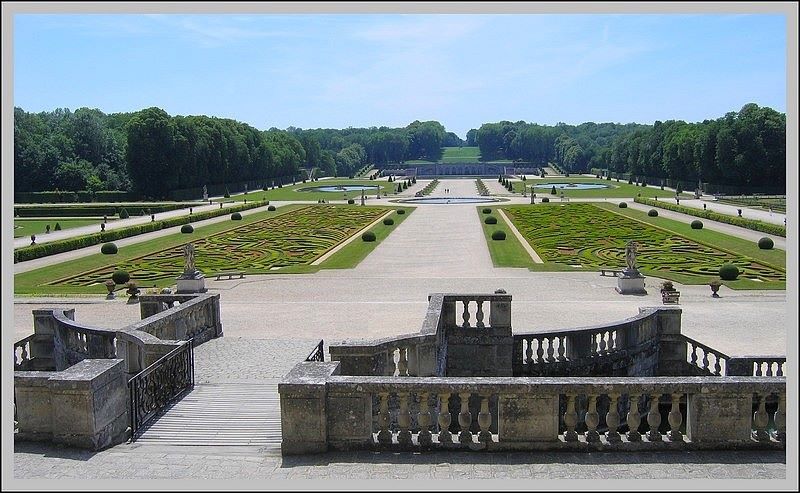 vaux le vicomte chateau vaux le vicomte gardens c2004