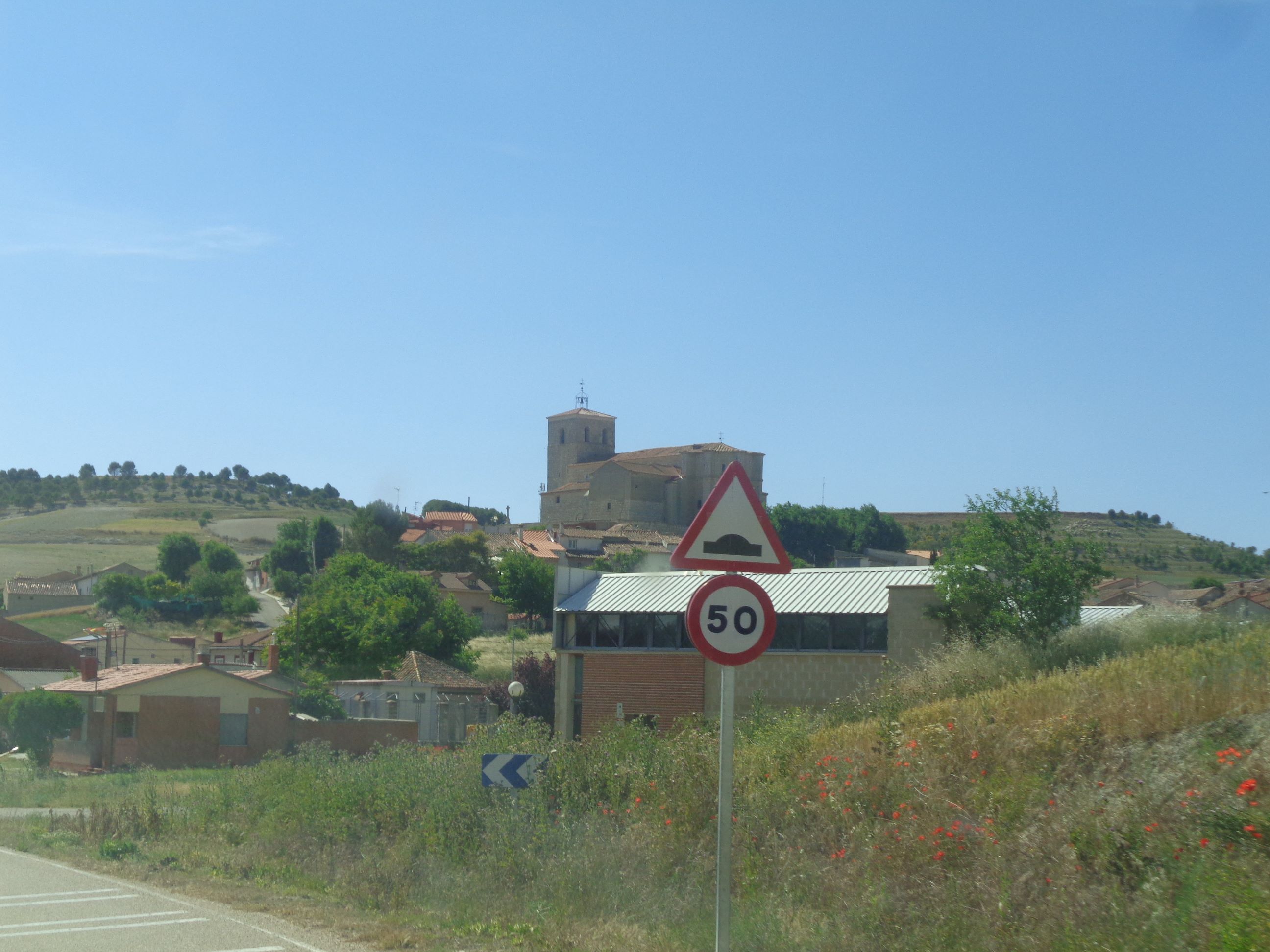 Velliza ch arriving on V 5806 to apart atelier jun24