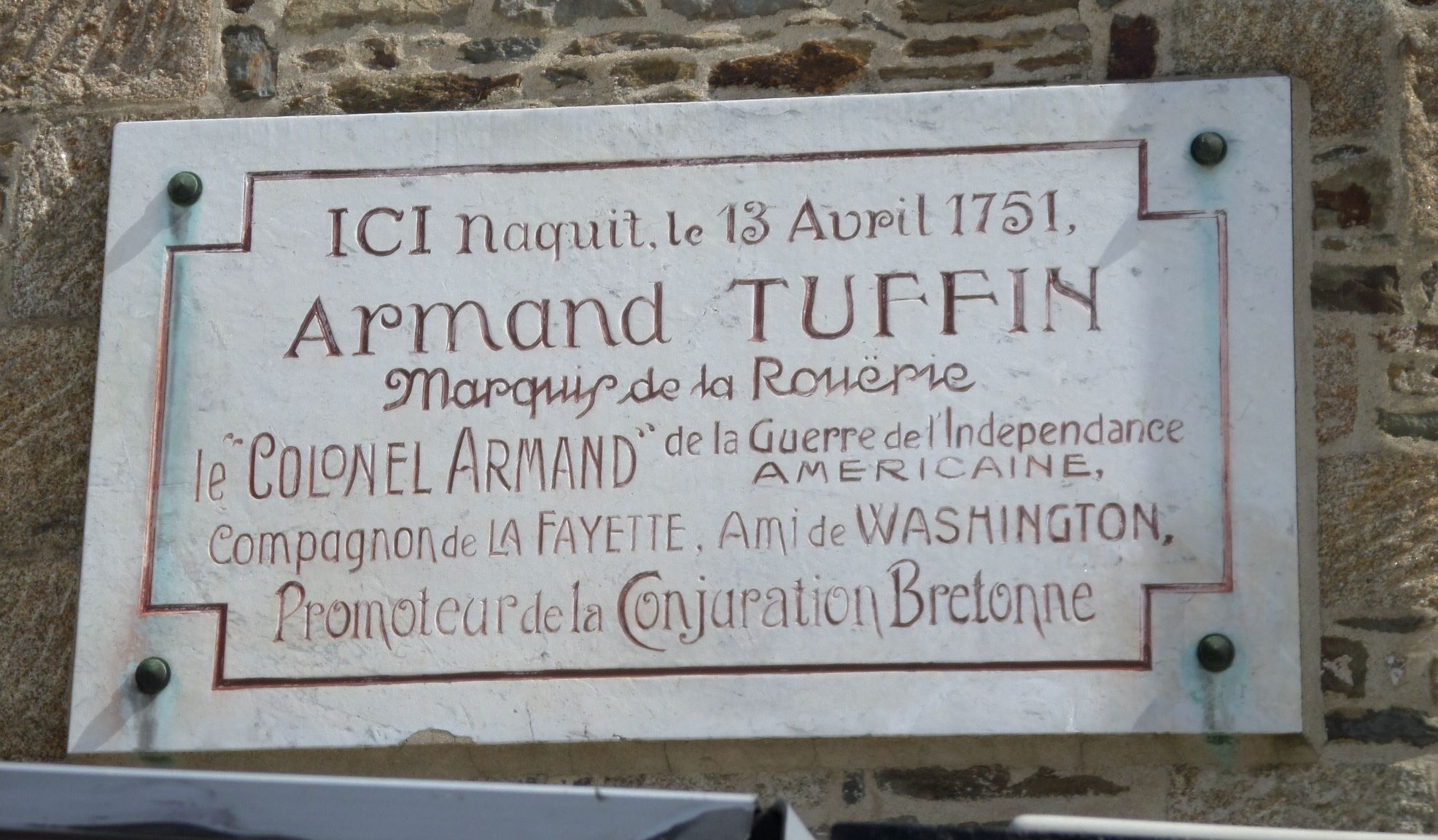 fougeres plaque-on-armand-tuffin-pl-de-fusilliers-aug14