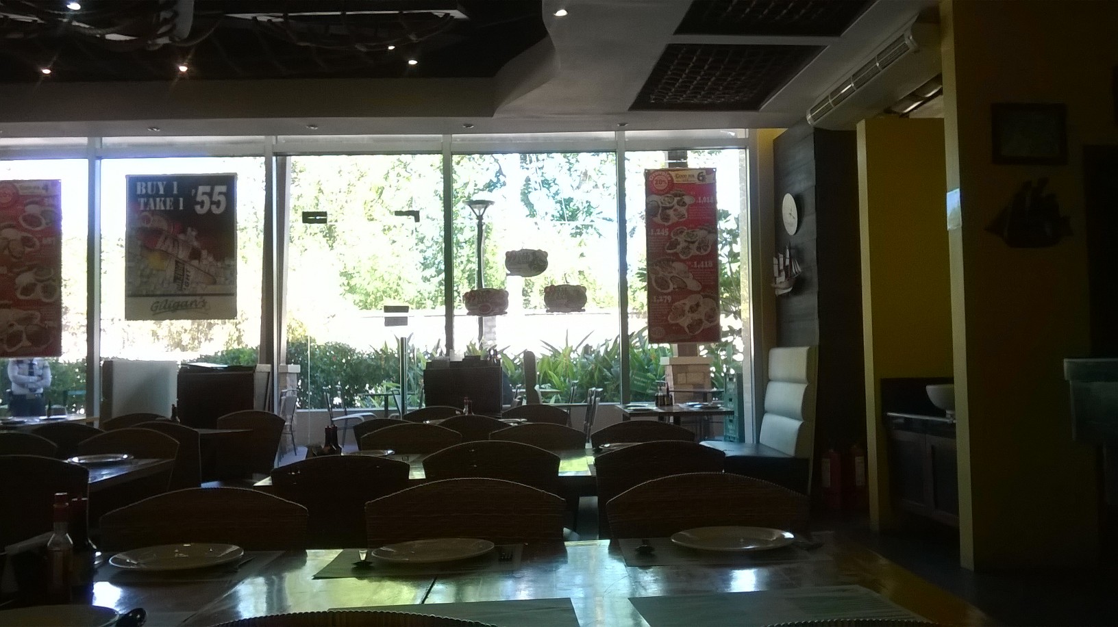 gen-santos-city-gillians-resto-mall-veranza-inside-jan16