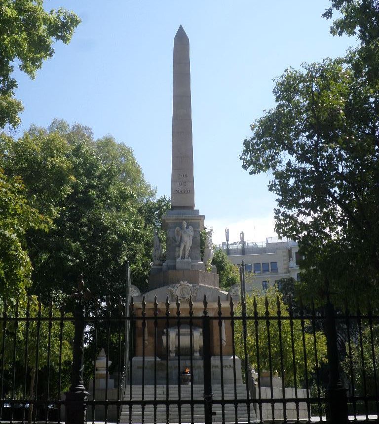 madrid-mon-to-the-fallen-plaza-de-la-lealtad-aug18