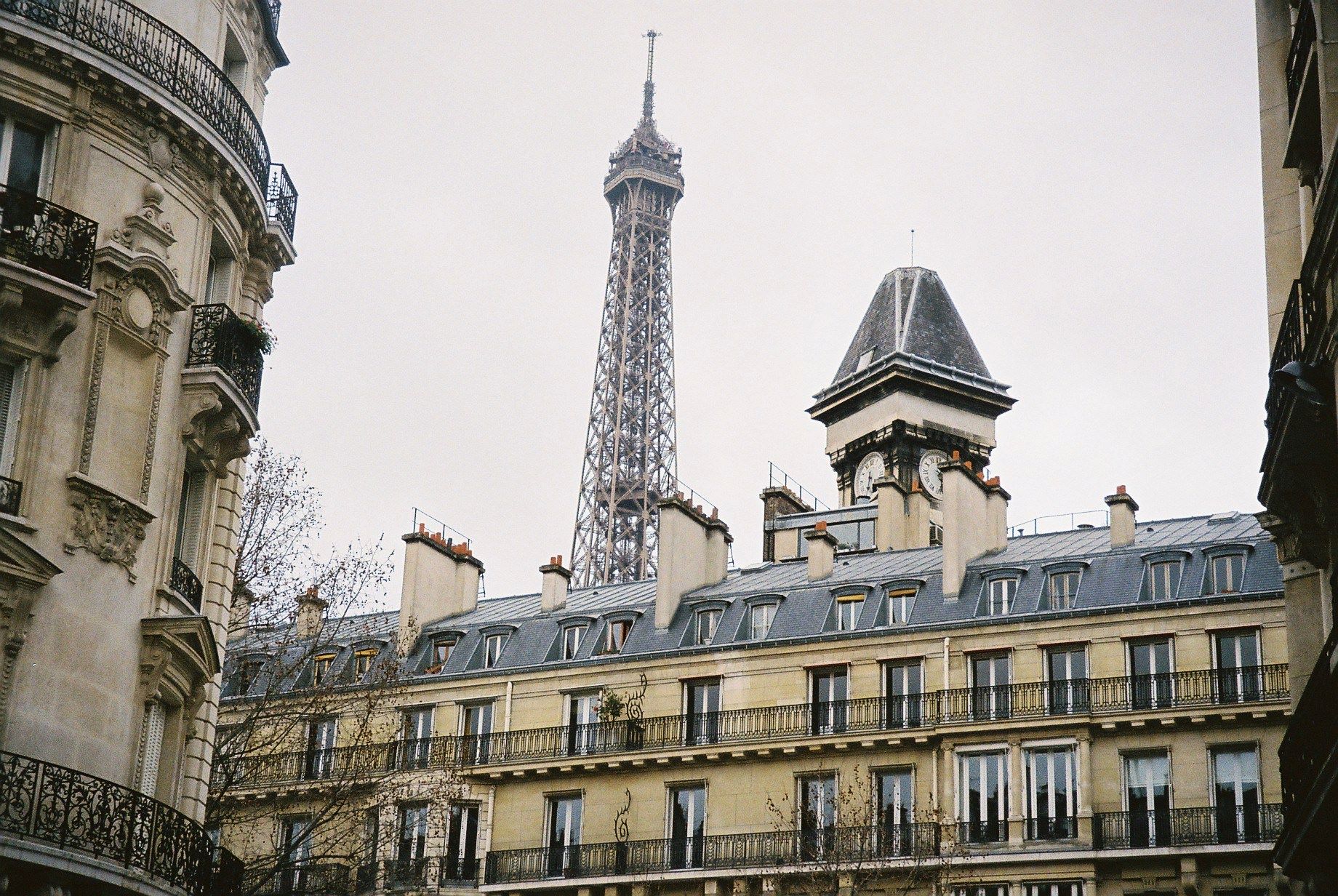 paris-tour-eiffel-from-ave-rapp