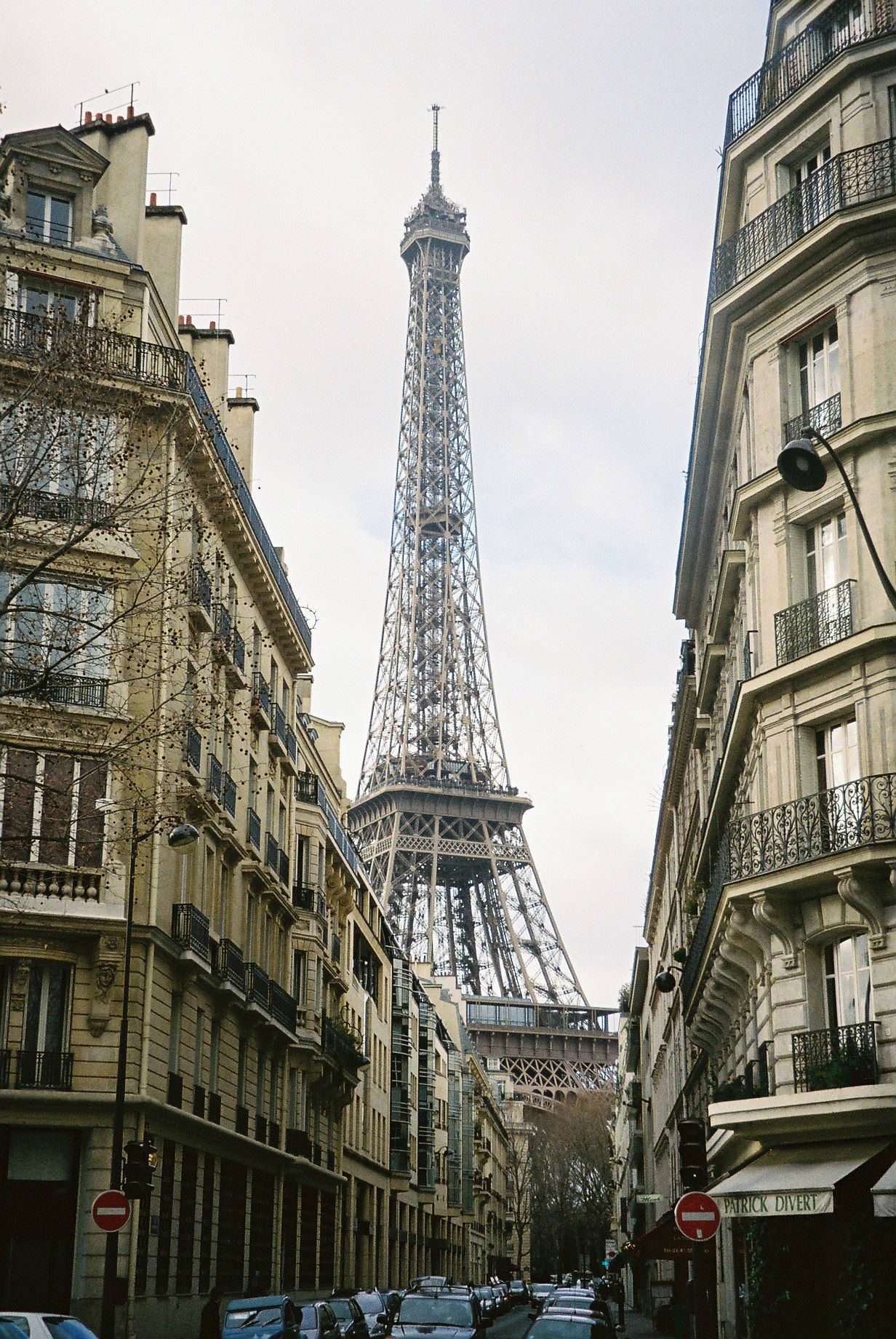 paris-tour-eiffel-from-rue-montessuey