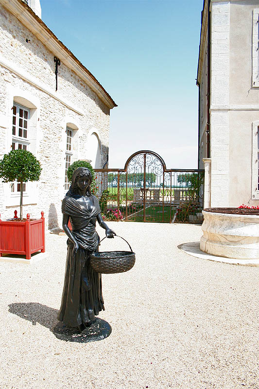 pommard chateau de Pommard the-grape-picker feb11