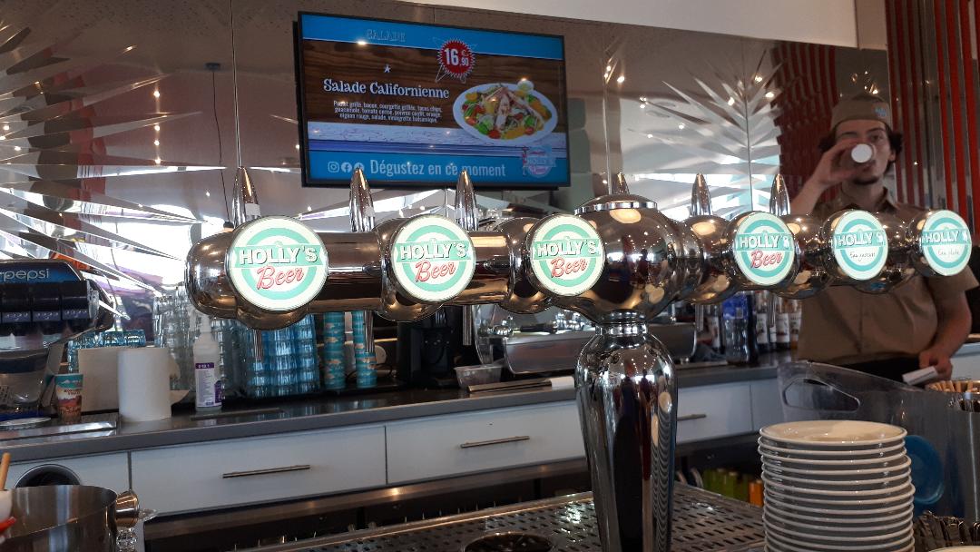 Vannes Holly's Diner counter jul24