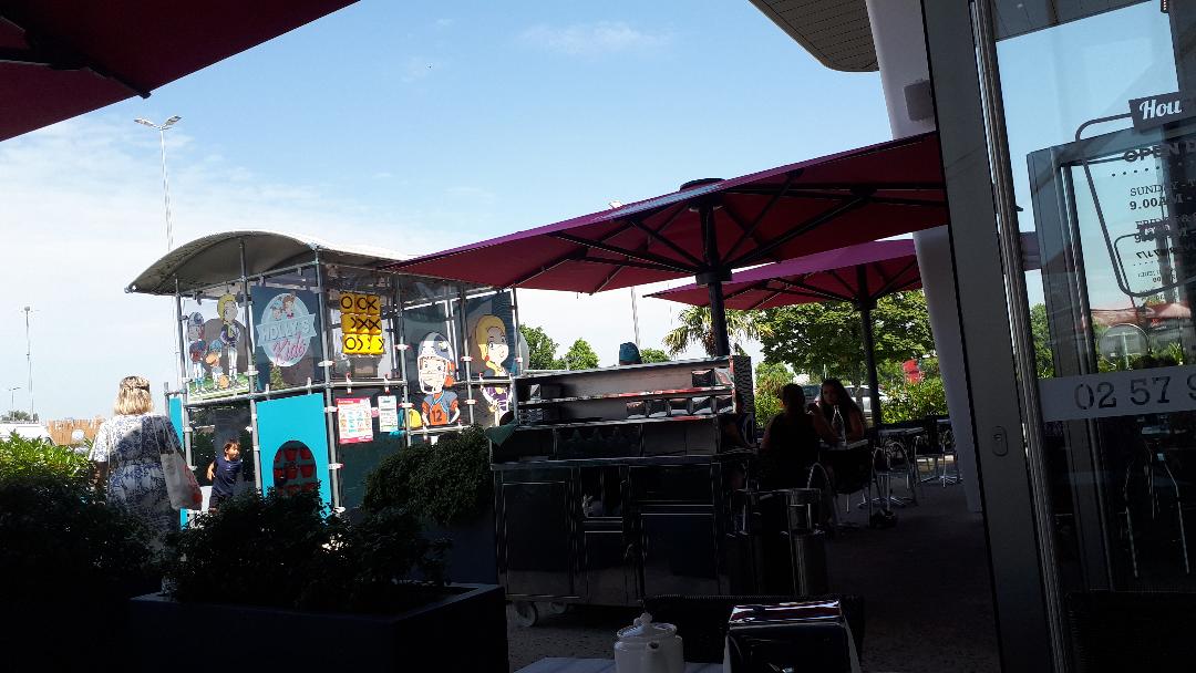 Vannes Holly's Diner terrace children playground jul24