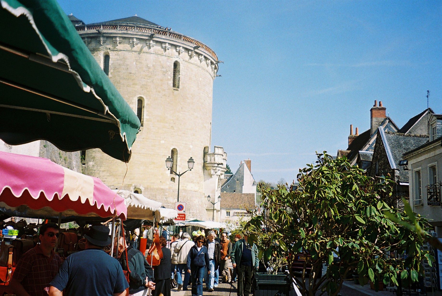 amboise-market-by-castle-dec15