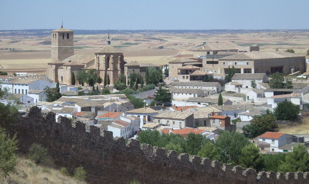 belmonte-ch-st-bartolme-and-town-fr-castle-aug16
