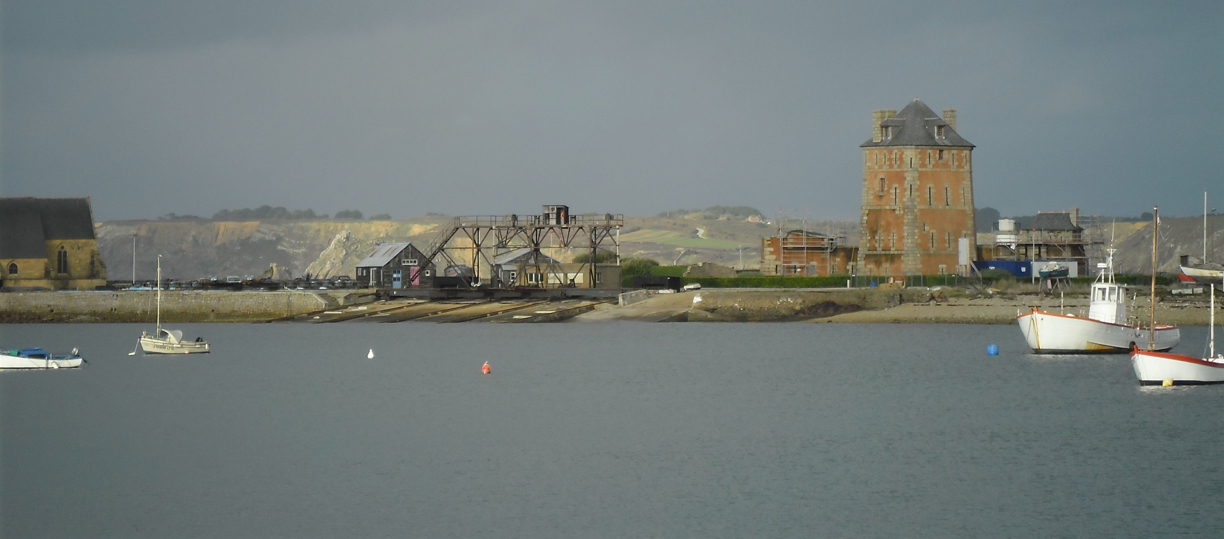 camaret-s-m-across-harbot-tour-vauban-nov12
