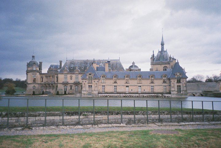 chantilly-side-shot-fr-road