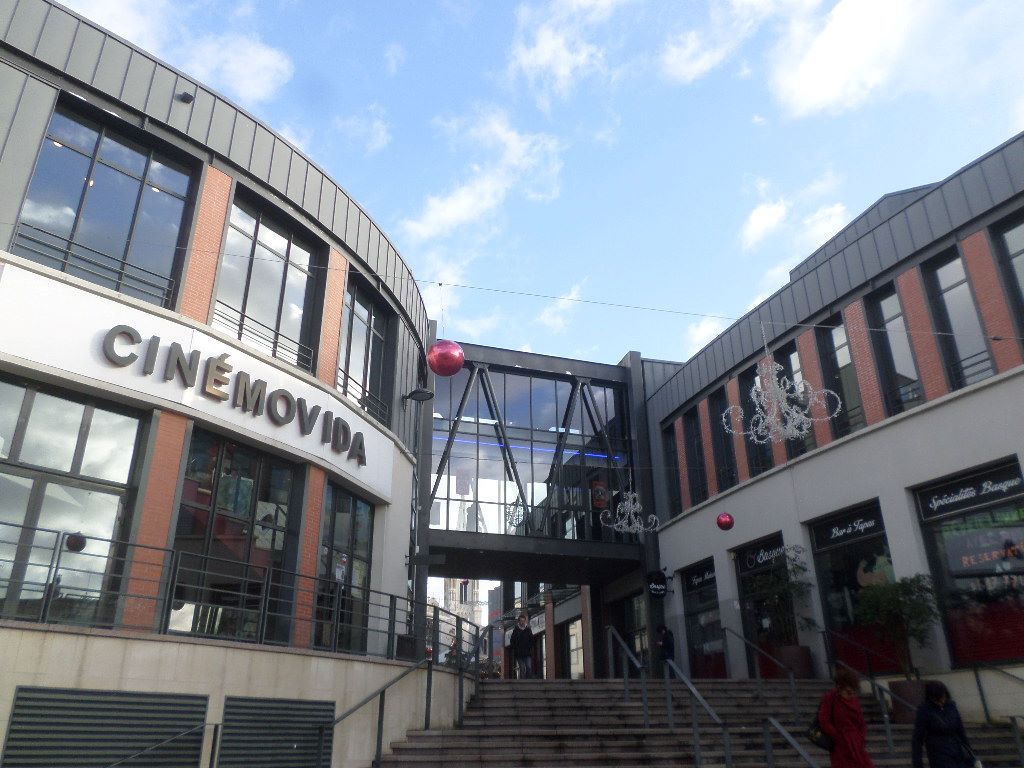 cholet-arcades-rouge-shopping-steps-dec17
