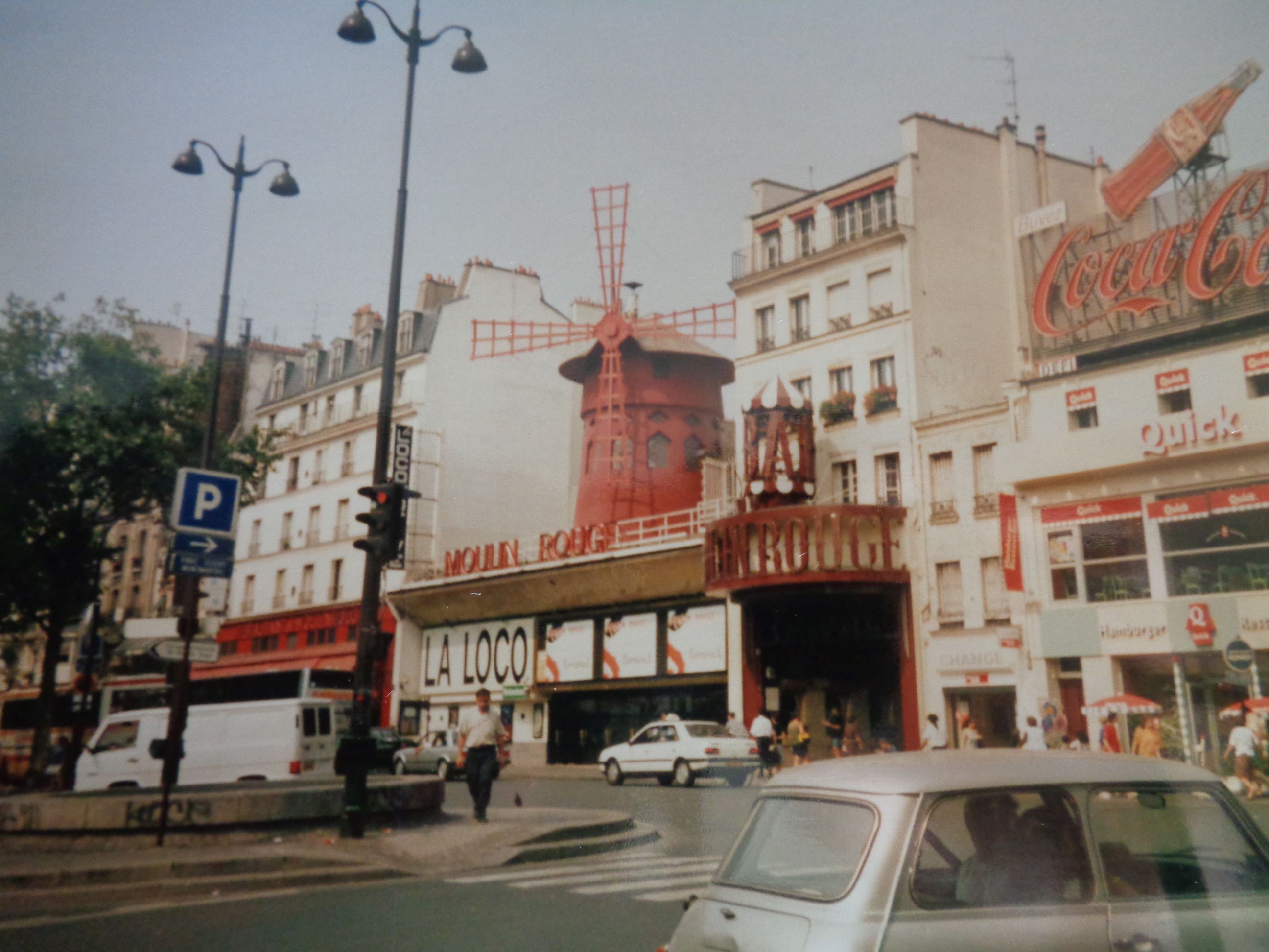 Paris moulin rouge sex shops c2000