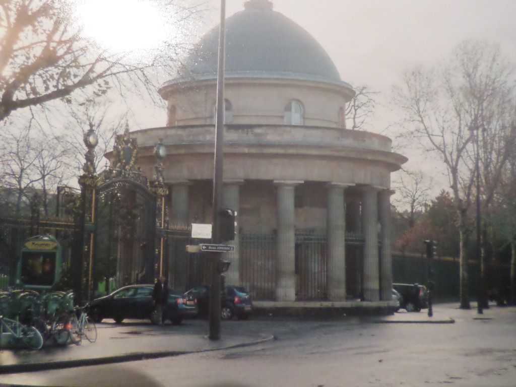 paris parc monceau dome closeup feb10