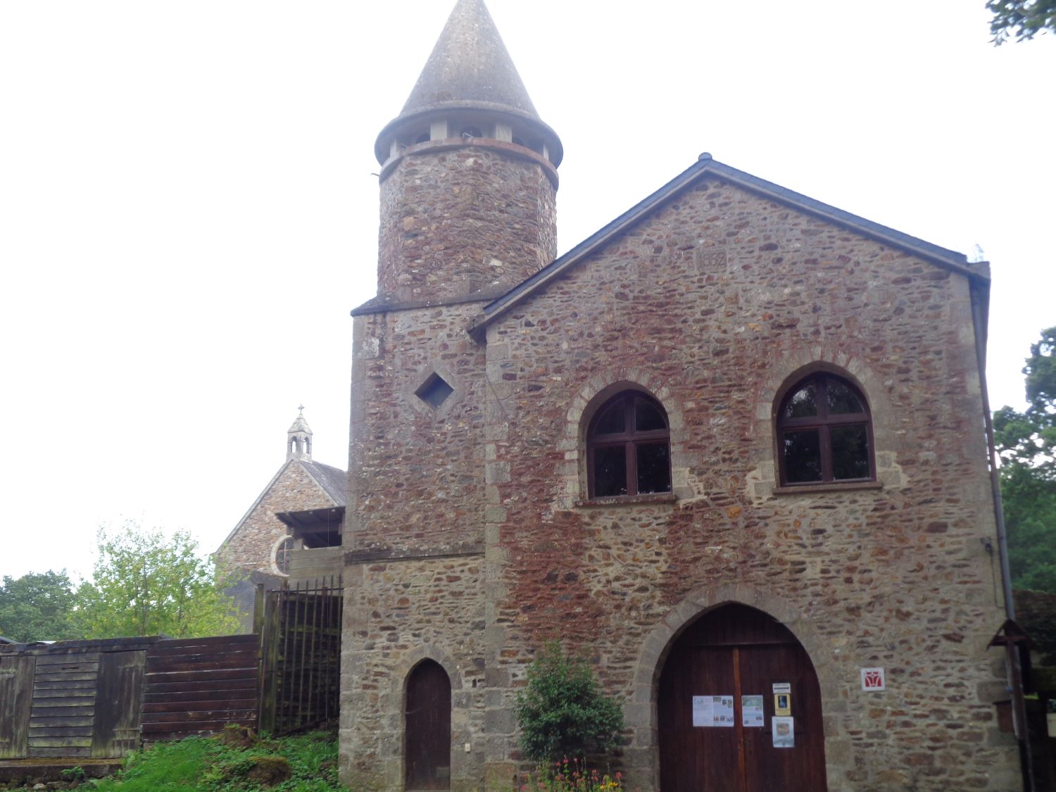 Plénée Jugon Abbaye Notre Dame de Boquen moulin aug24