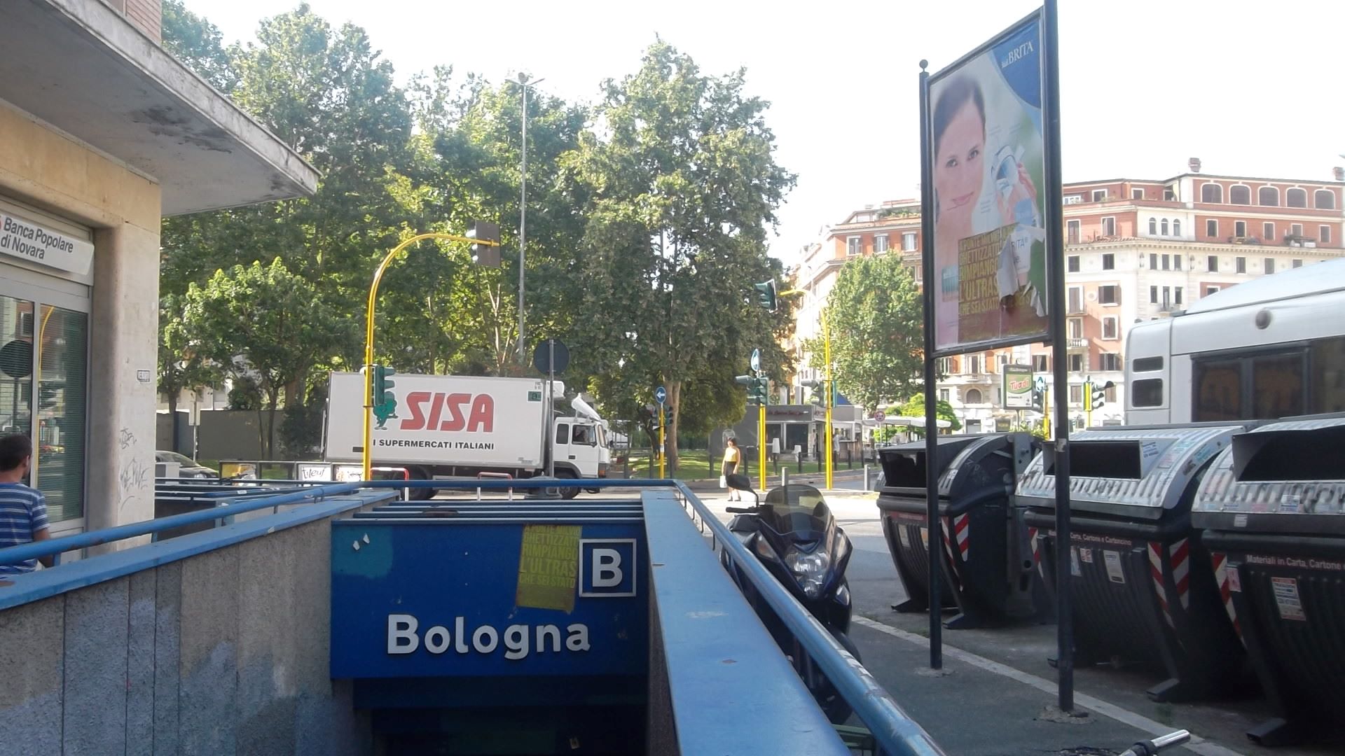 roma-metro-bologna-entrance-aug13