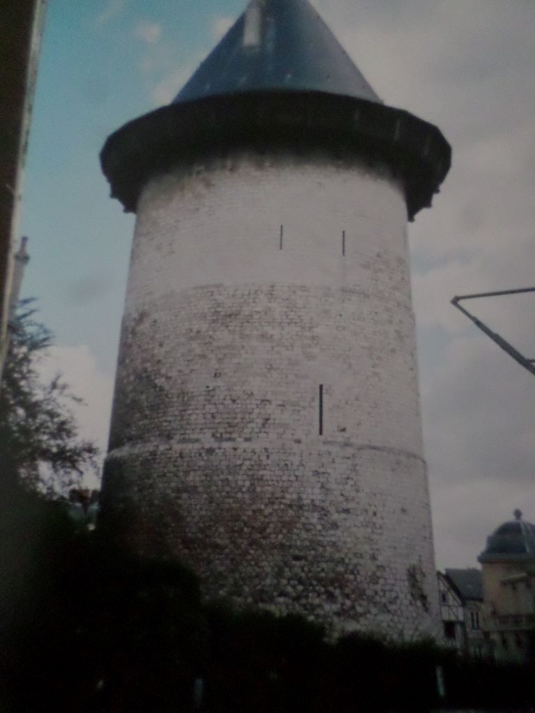 rouen-donjon-du-chc3a2teau-de-rouen-dit-tour-jeanne-darc-oct08