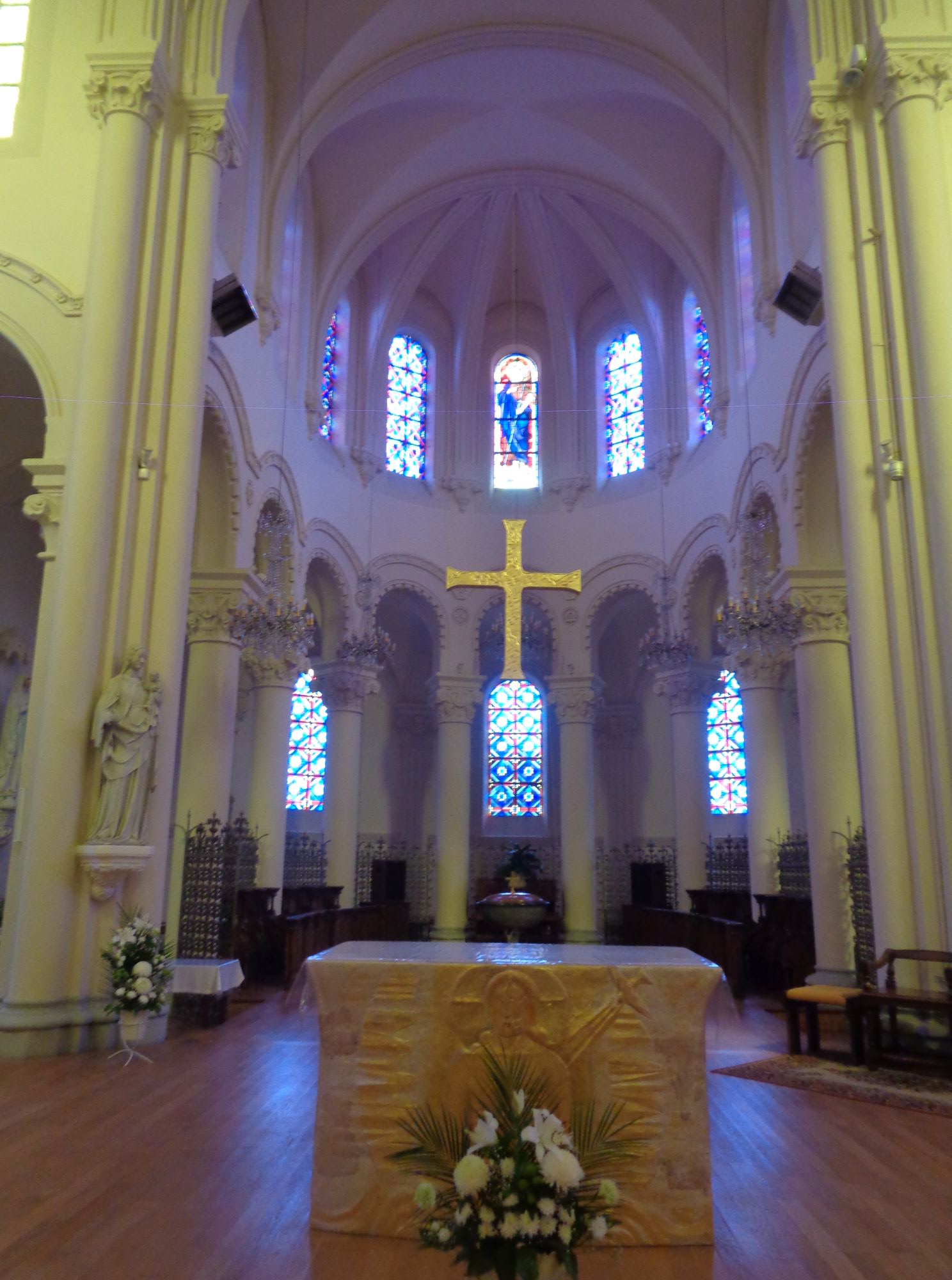 Saint Jouan des Guérets Ch Saint Jean Baptiste altar aug24