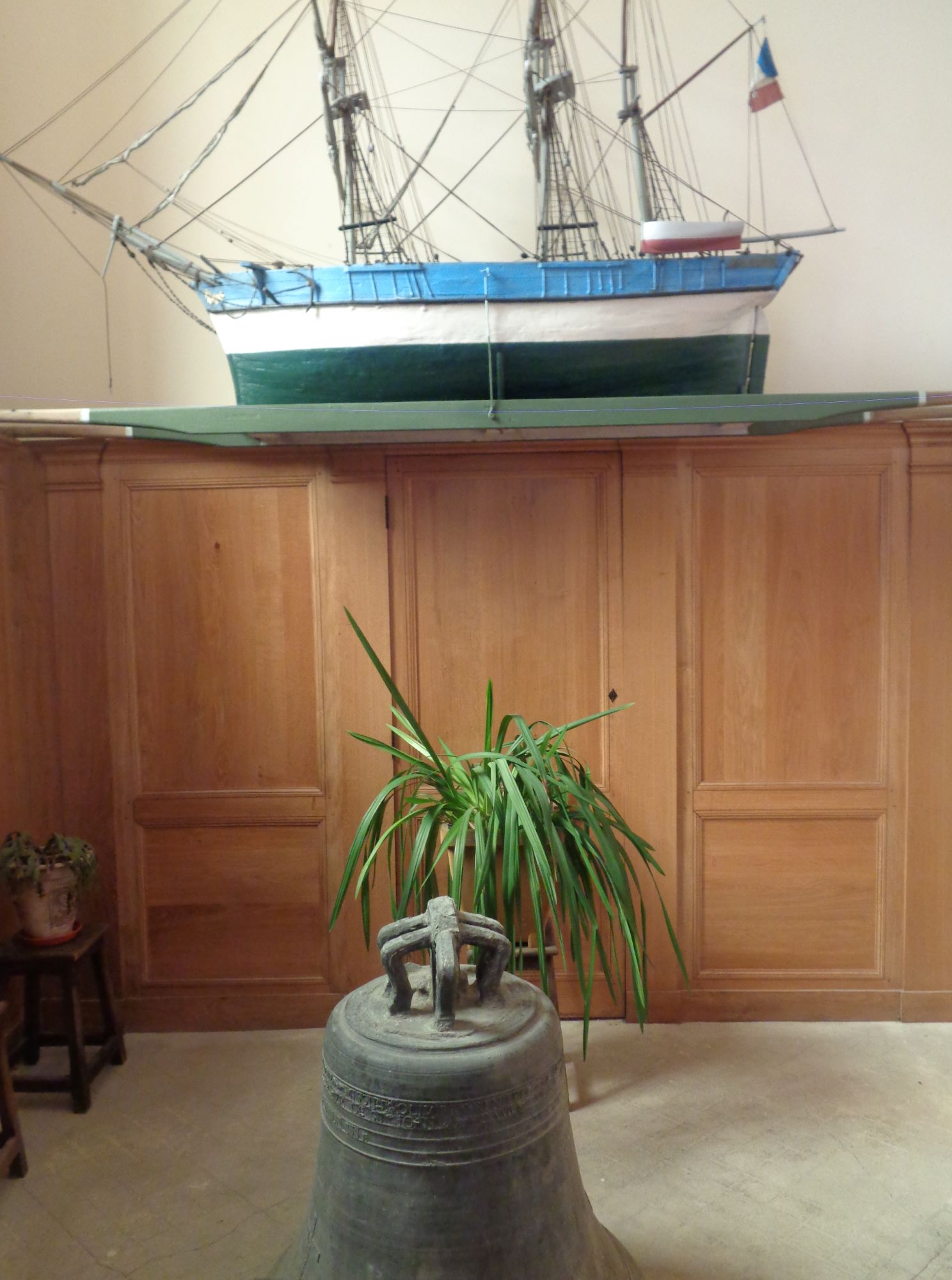 Saint Jouan des Guérets Ch Saint Jean Baptiste ex voto boat and ship bell aug24