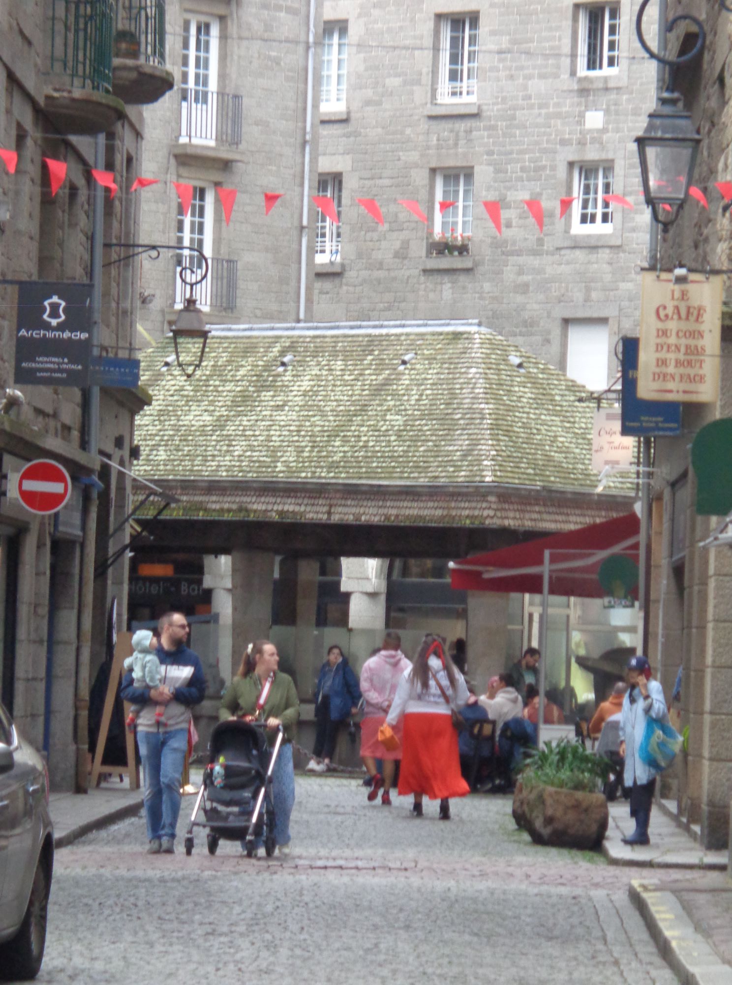 Saint Malo marché aux poissons afar aug24