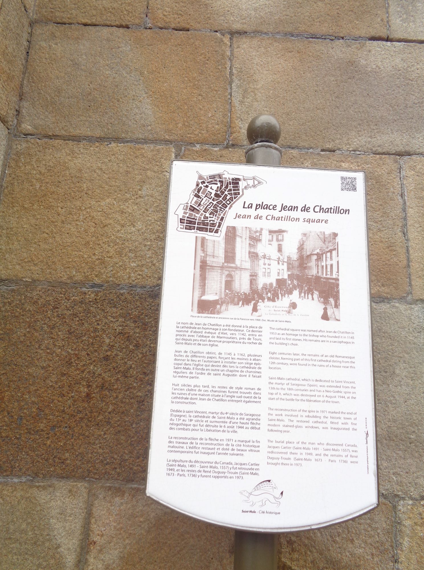 Saint Malo pl jean de Chatillon panel aug24
