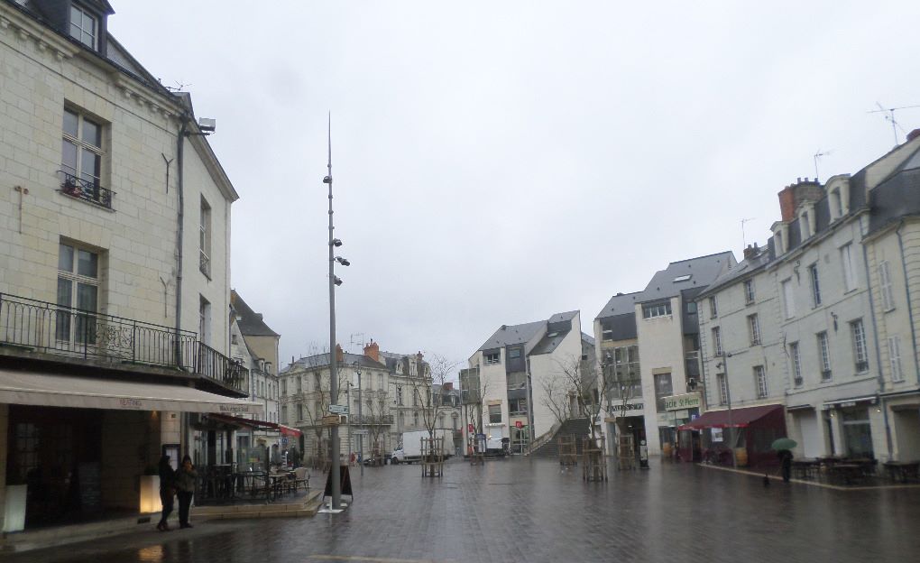 saumur-pl-st-pierre-front-ch-st-pierre-feb18