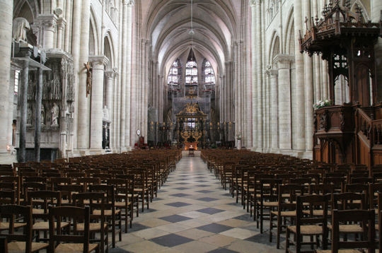 Sens cat St Etienne nave oct07