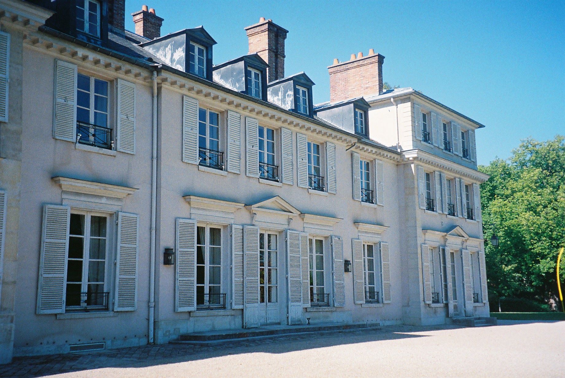 Versailles domaine madame Elizabeth back side mar13