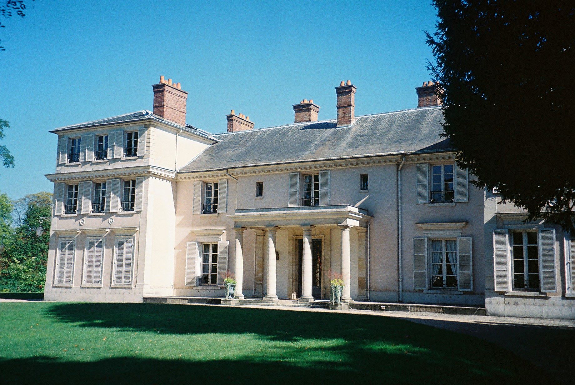 Versailles-Domaine-Madame-elizabeth-front-sep10