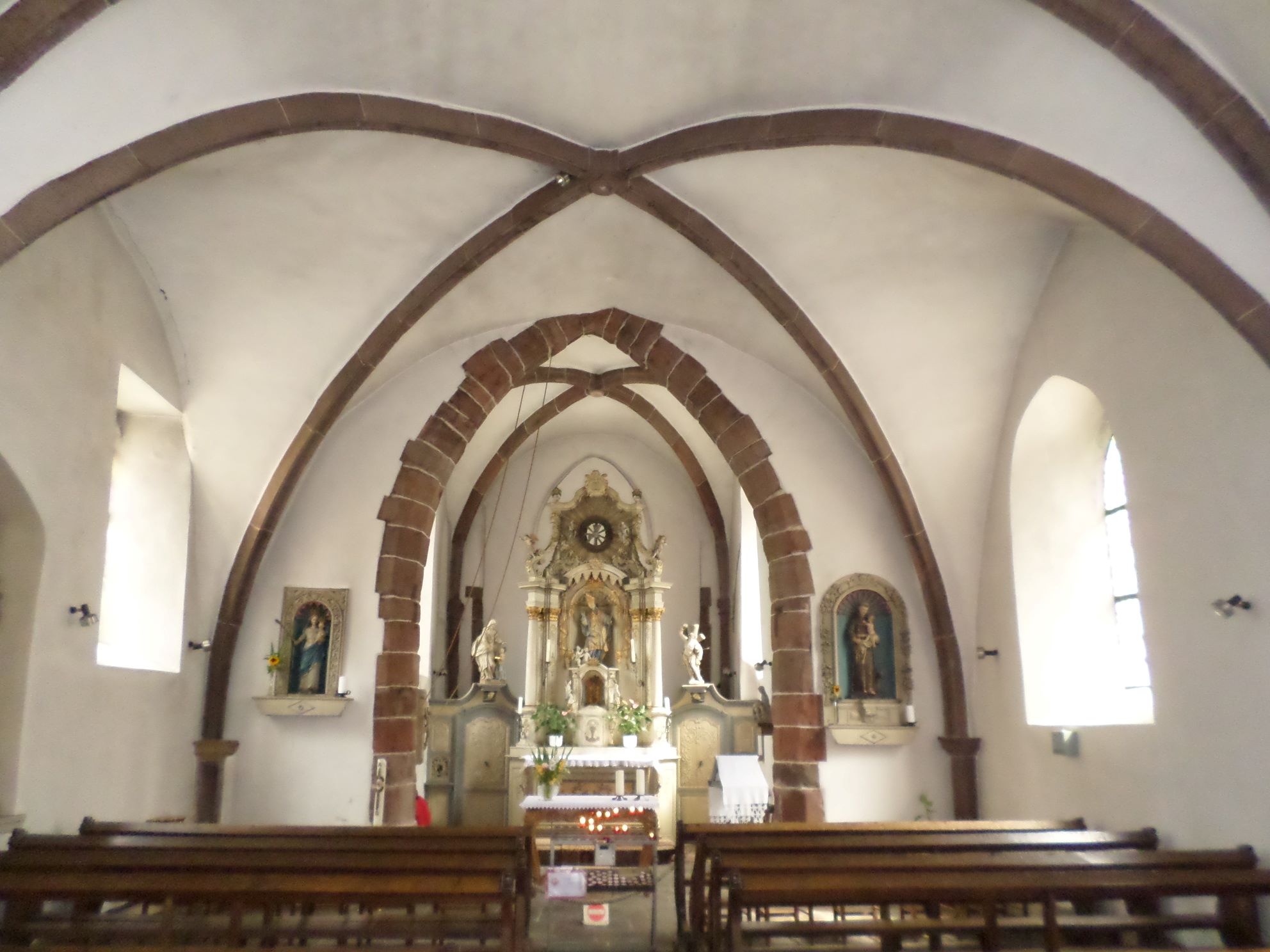 vianden-ch-st-nicolas-altar-aug15