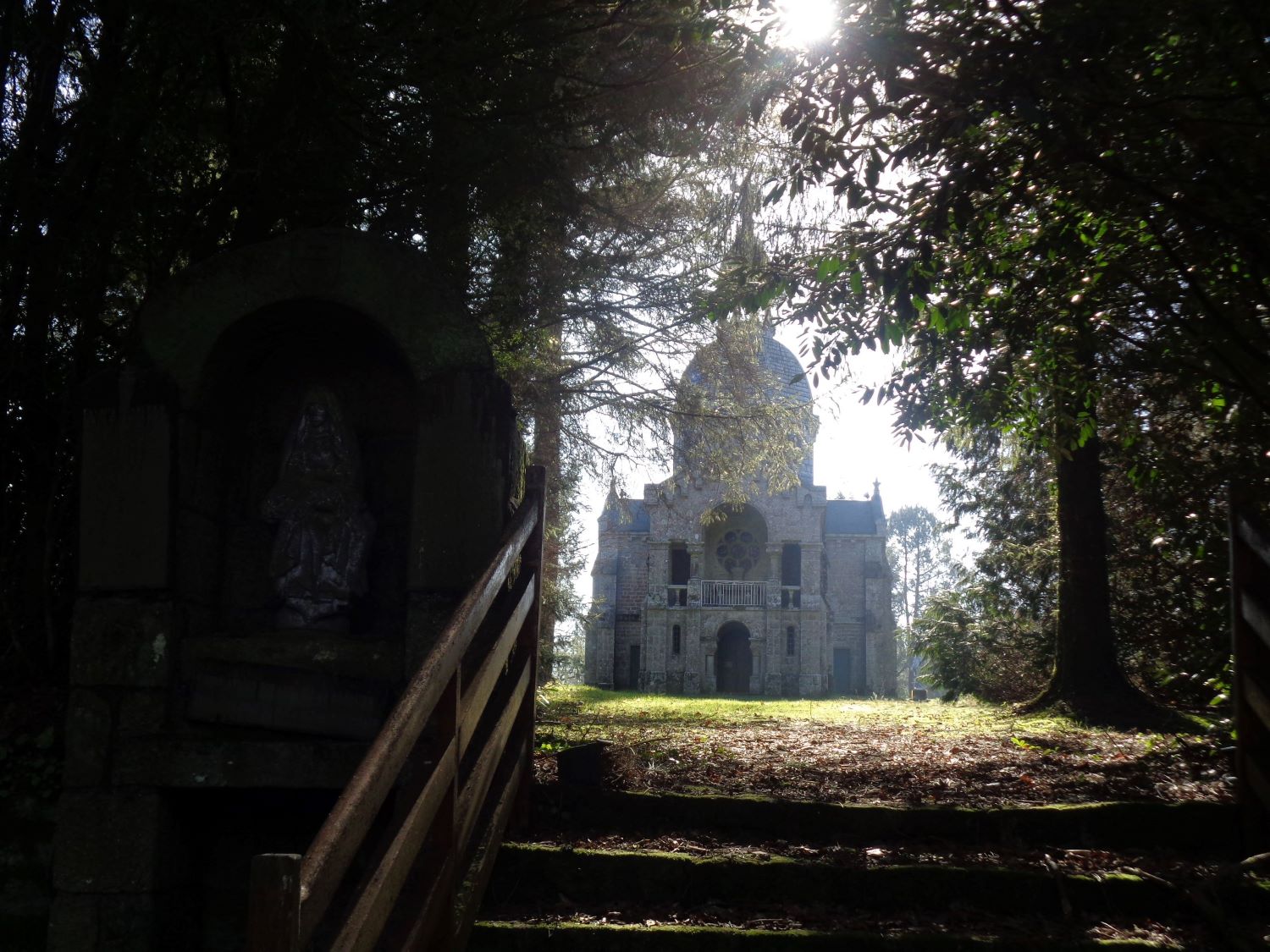 berne-chapelle-sacre-coeur-front-et-niche-feb23