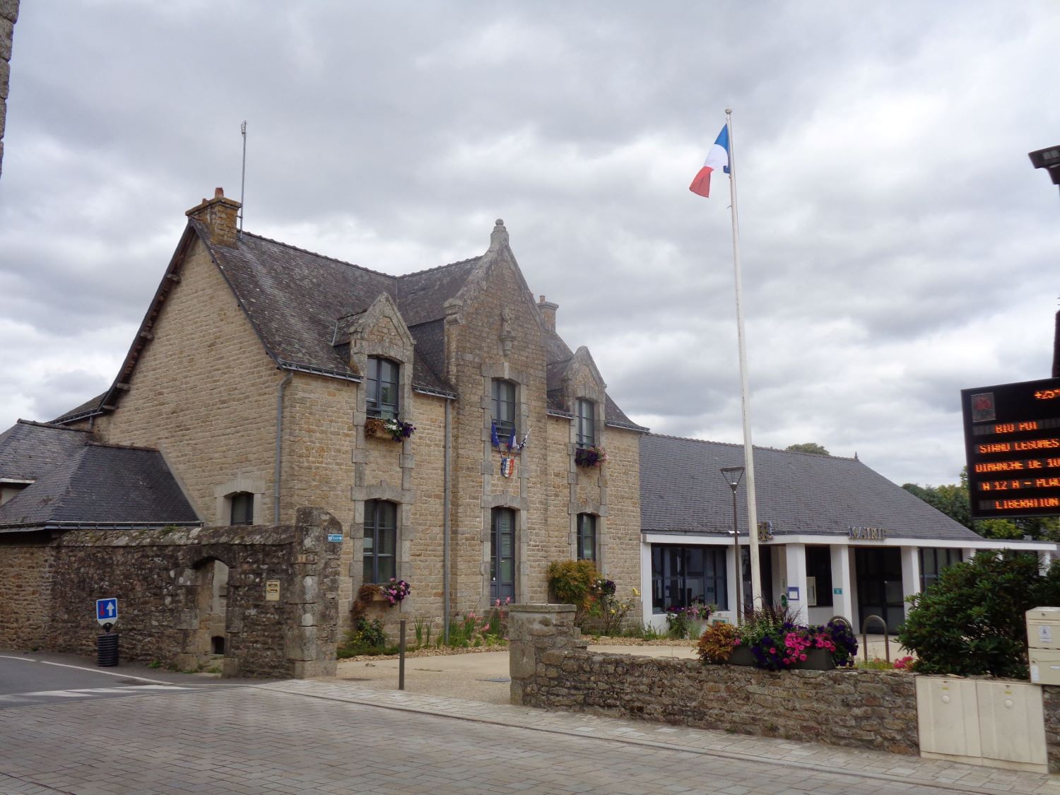 branderion-mairie-city-hall-jul22