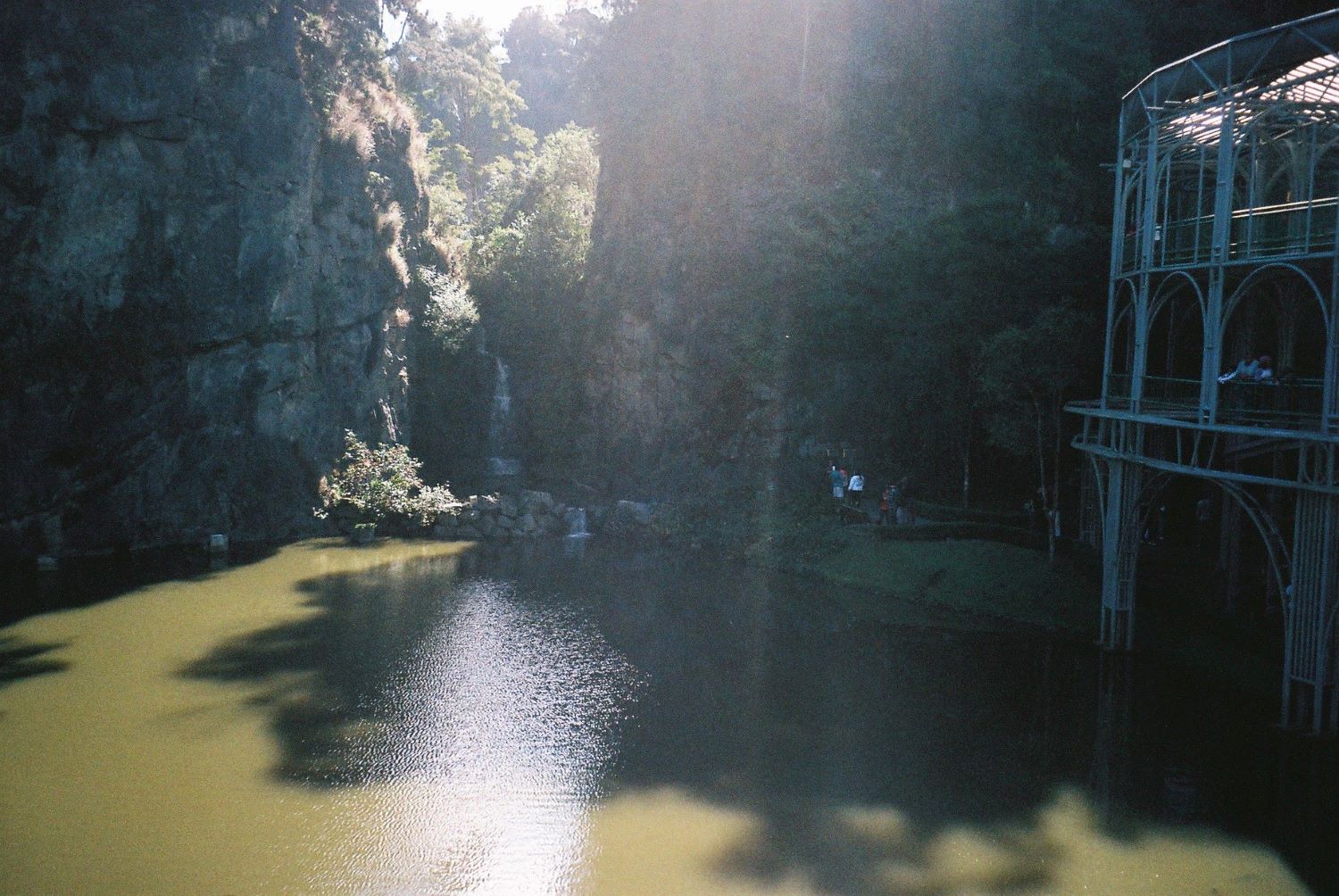 curitiba-pedriera-lake-by-opera-arame-right-c2008