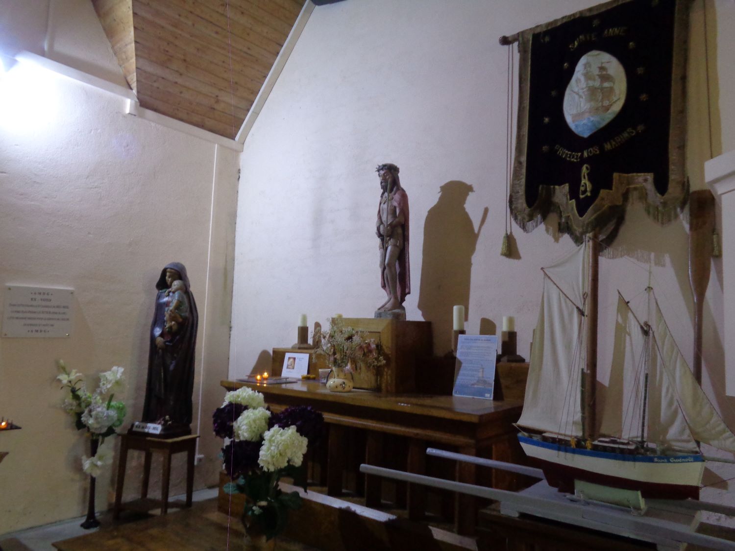 Fouesnant chapelle Saint Guenolé chapel Christ et ND izel sep24