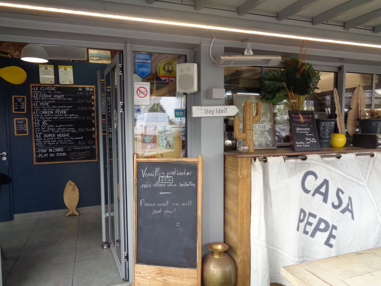 Fouesnant La Casa Pépé resto counter from terrace sep24