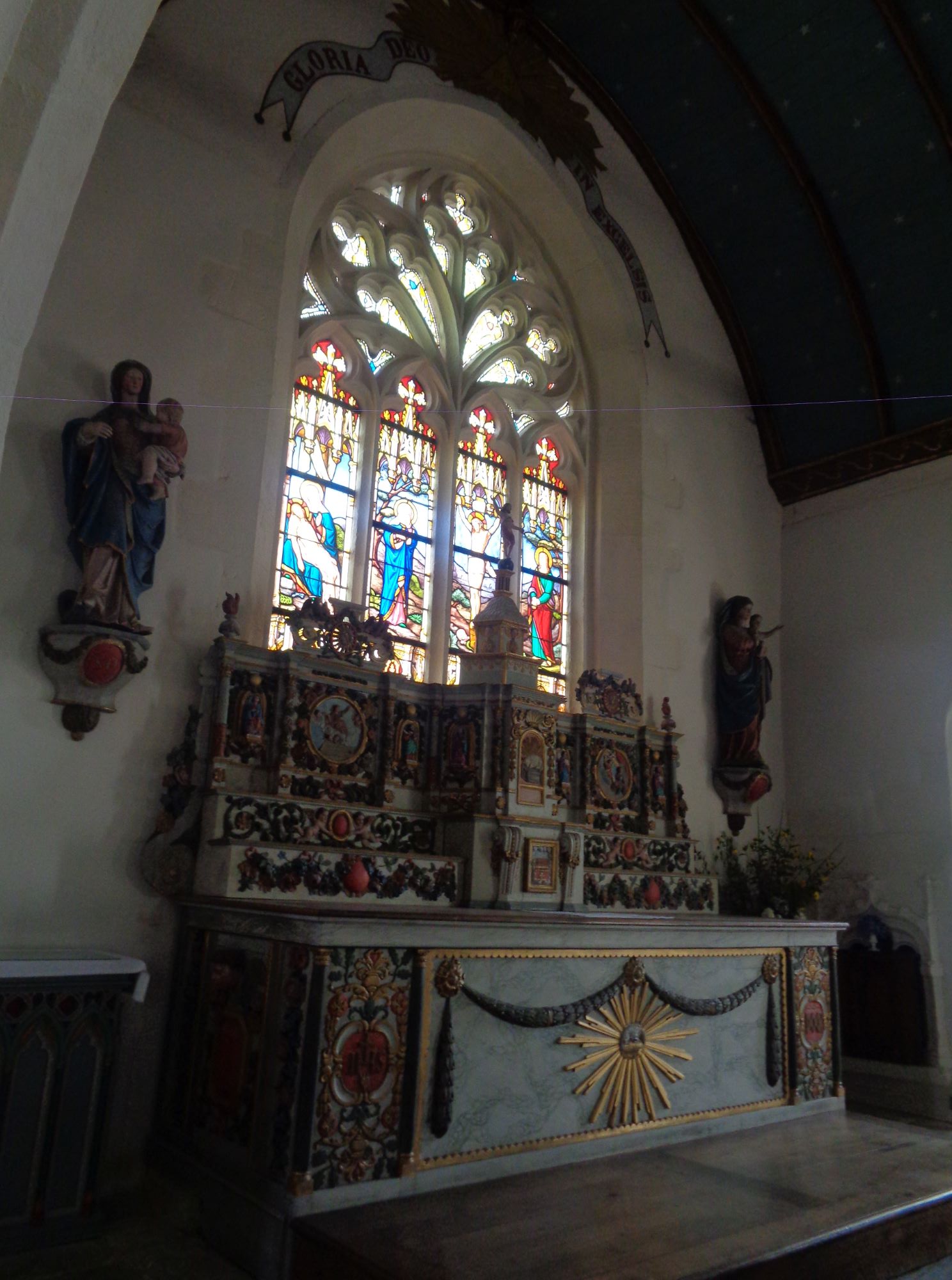 La Foret Fouesnant ch Notre Dame de Izel Vor chapel ND virgin et child sep24