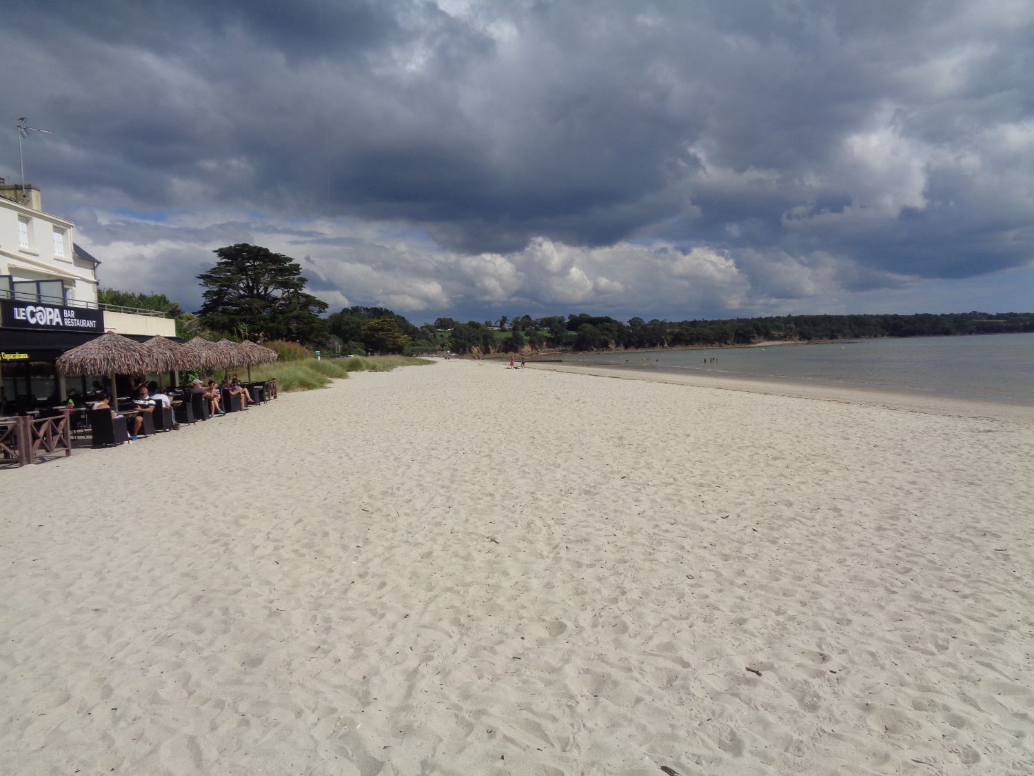 La Foret Fouesnant plage de Kerleven left side sep24