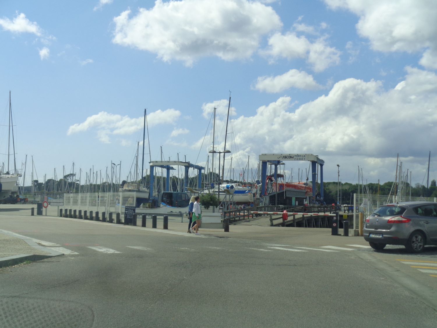 La Foret Fouesnant vieux port boats on storage sep24