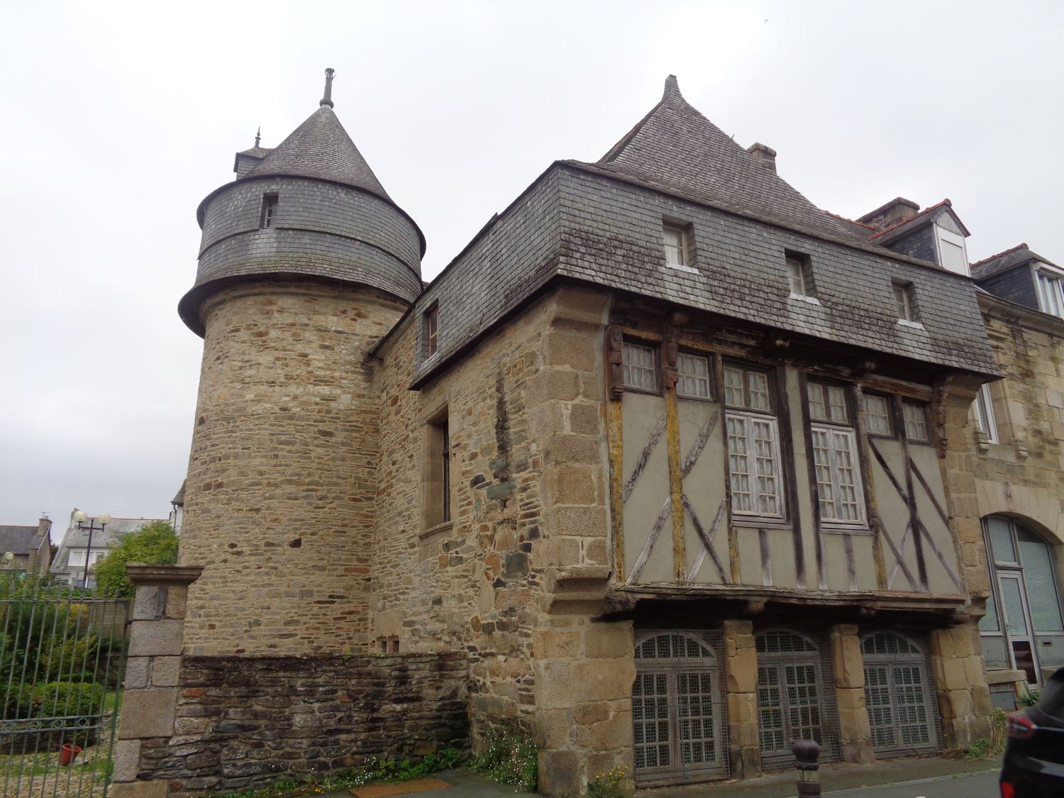 Lannion 15 rue de kerampont wooden house and tower sep24