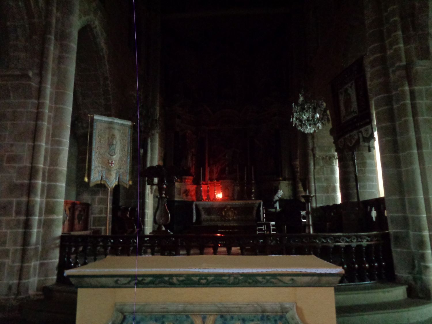 Lannion ch de la trinité Brélénevez altar sep24