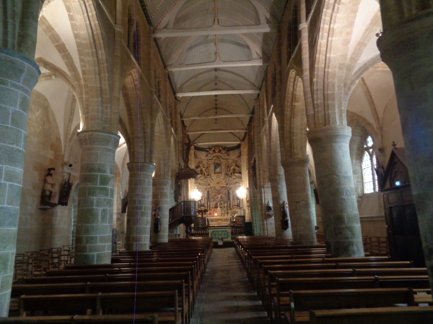 Lannion ch de la trinité Brélénevez nave to altar sep24