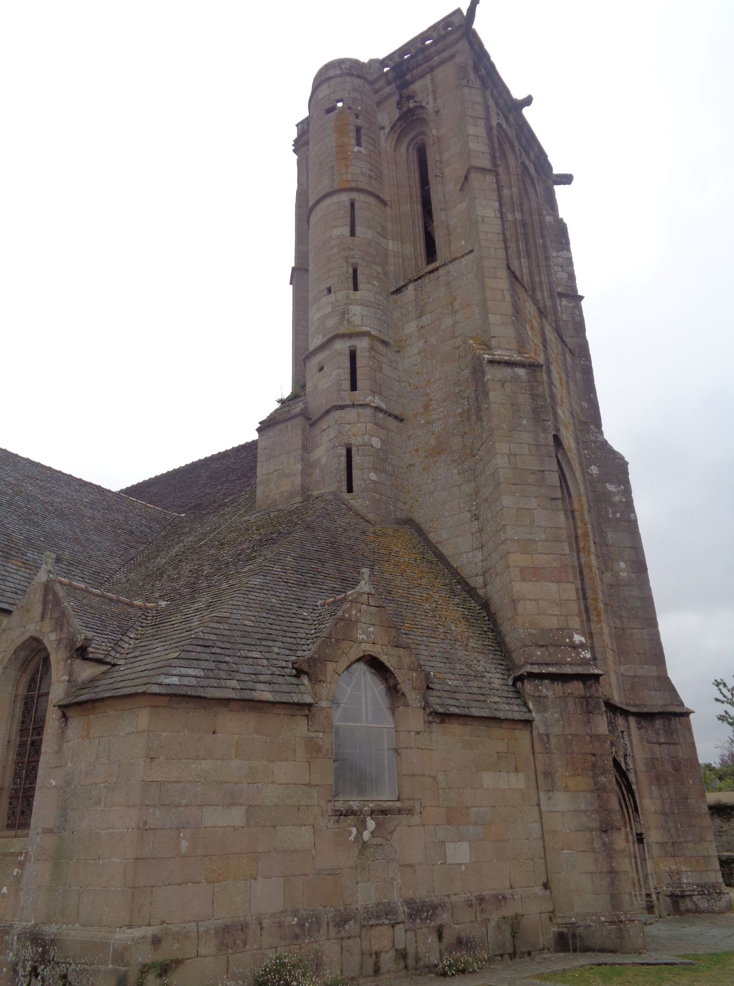 Lannion ch Saint Jean du Baly belltower front sep24