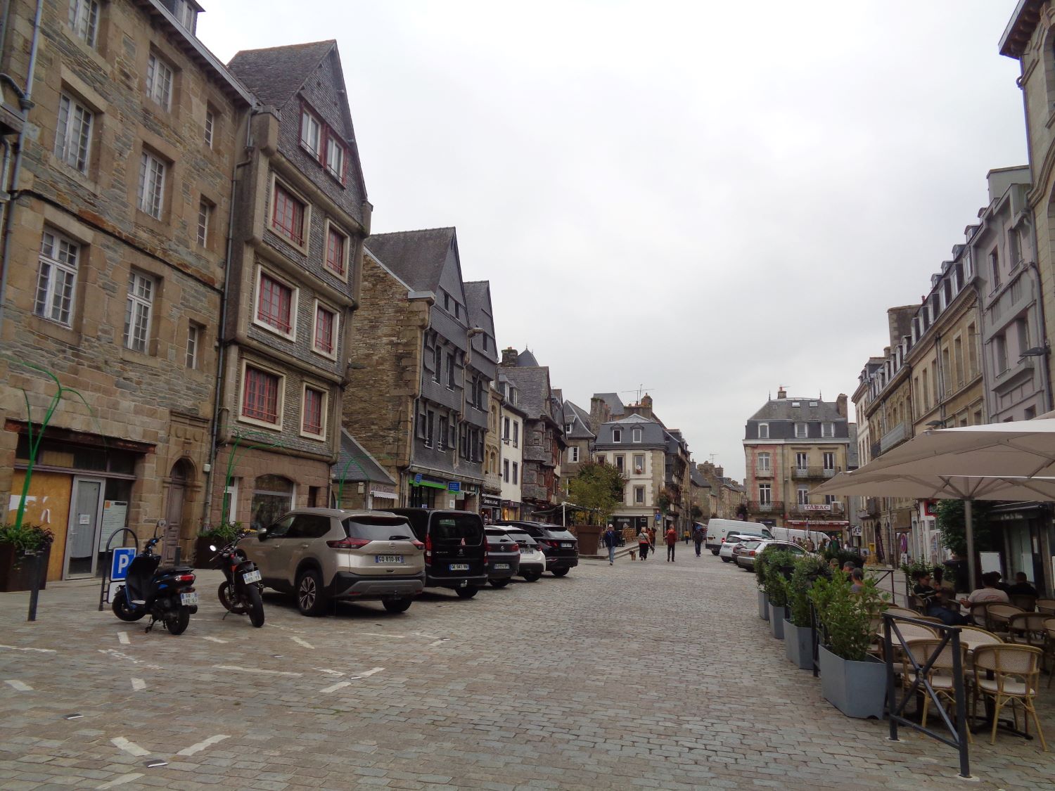 Lannion pl du gen leclerc sep24